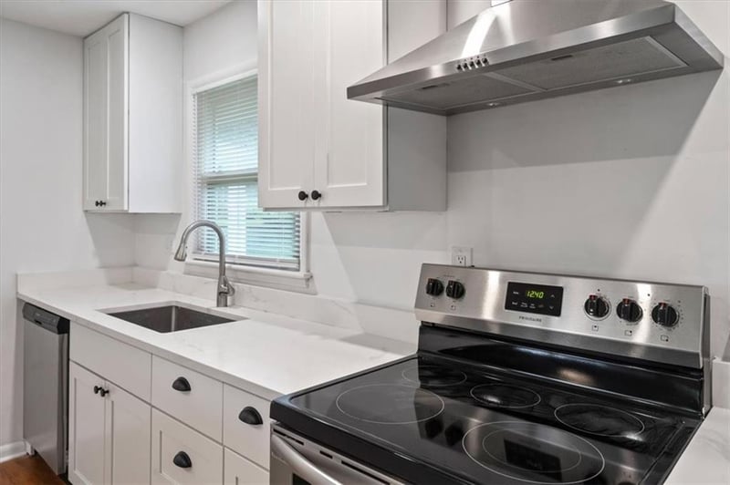 11809 E 48th Ter, Kansas City, MO 64133