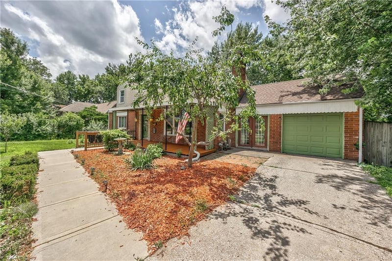 7022 Marty St, Overland Park, KS 66204