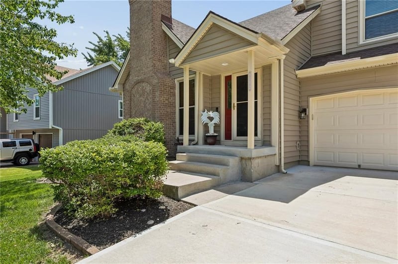 8712 Lathrop Ave, Kansas City, MO 64155