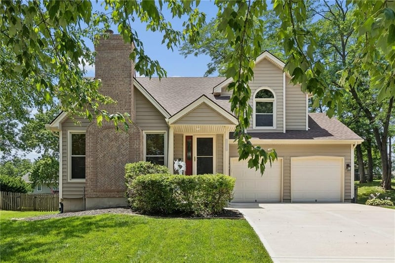 8712 Lathrop Ave, Kansas City, MO 64155