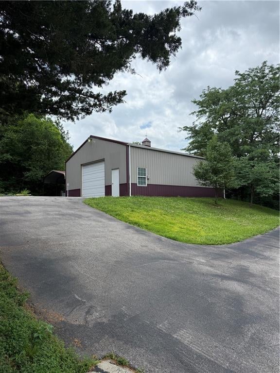 22700 Blue Mills Rd, Independence, MO 64058