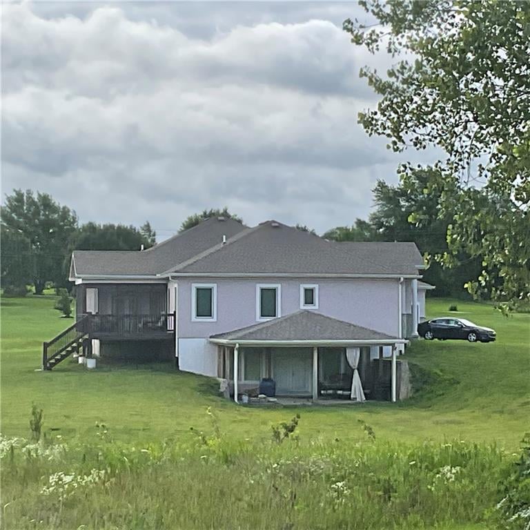 18144 Evans Rd, Tonganoxie, KS 66086