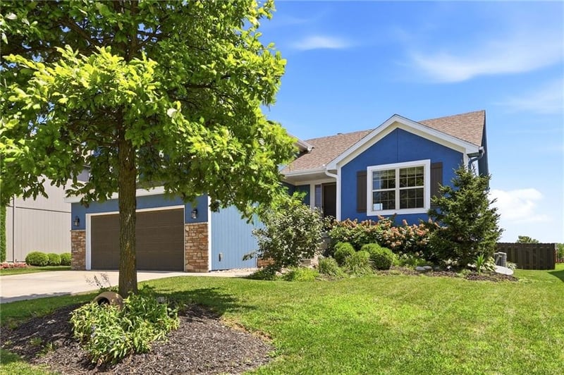 13787 Valleyview Way, Bonner Springs, KS 66012