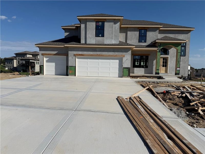 8211 90th Ter, Kansas City, MO 64153