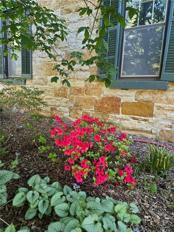 646 Louisiana St, Lawrence, KS 66044