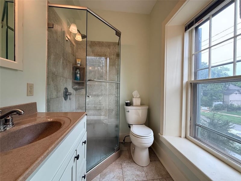 646 Louisiana St, Lawrence, KS 66044