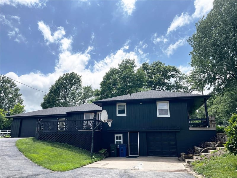 23485 207th St, Spring Hill, KS 66083