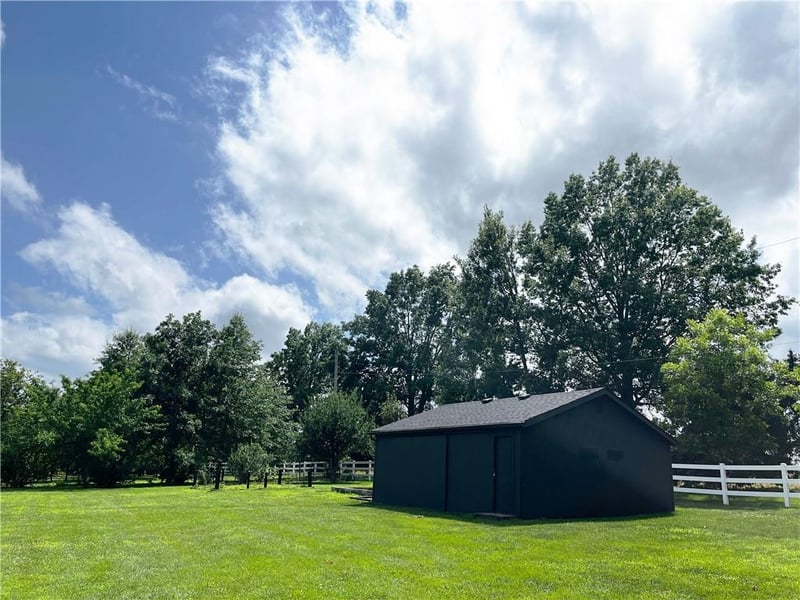 23485 207th St, Spring Hill, KS 66083