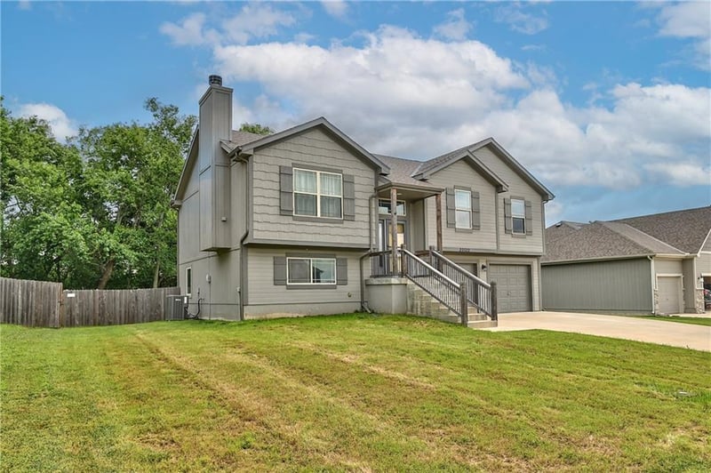 20022 220th Ter, Spring Hill, KS 66083