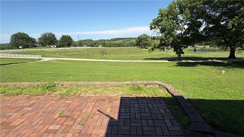 6306 Highway 169 Hw, St Joseph, MO 64507