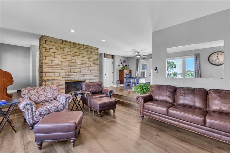 6306 Highway 169 Hw, St Joseph, MO 64507