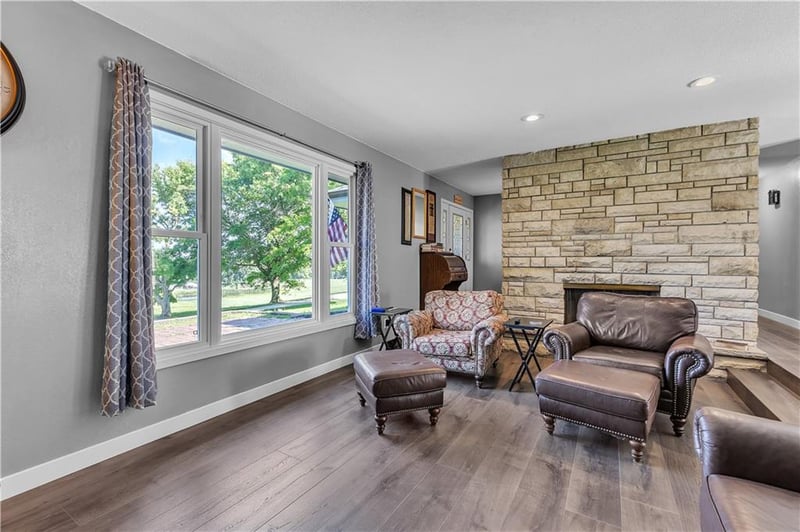 6306 Highway 169 Hw, St Joseph, MO 64507