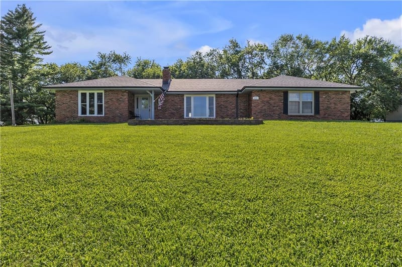 6306 Highway 169 Hw, St Joseph, MO 64507