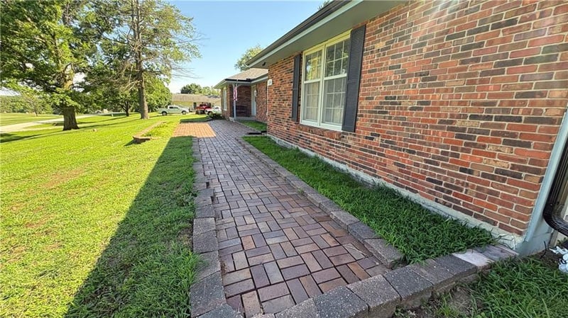 6306 Highway 169 Hw, St Joseph, MO 64507