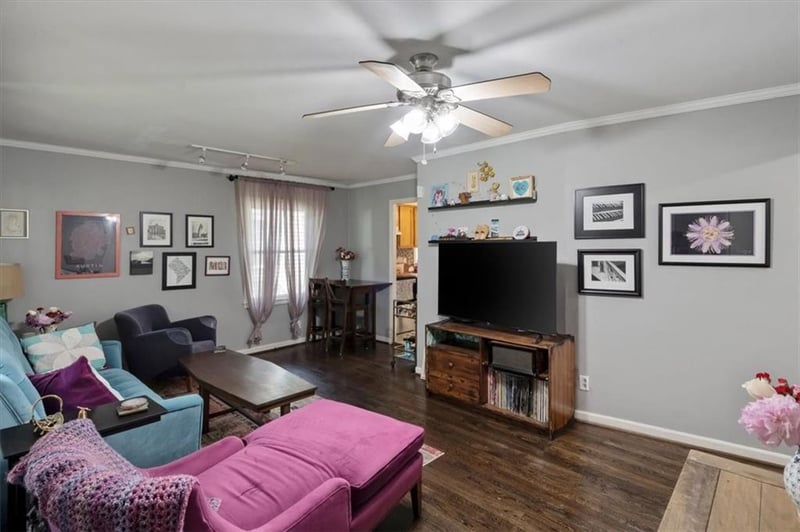 8325 Locust St, Kansas City, MO 64131