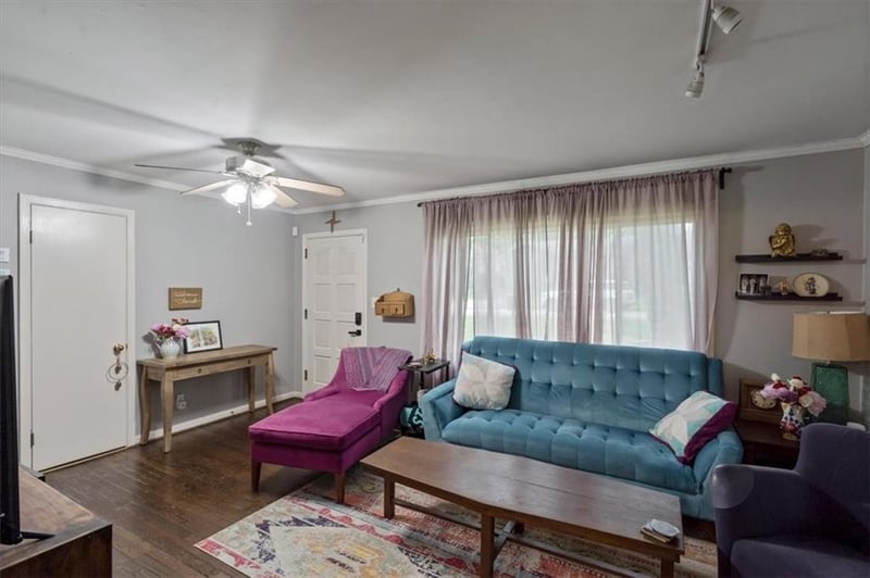 8325 Locust St, Kansas City, MO 64131