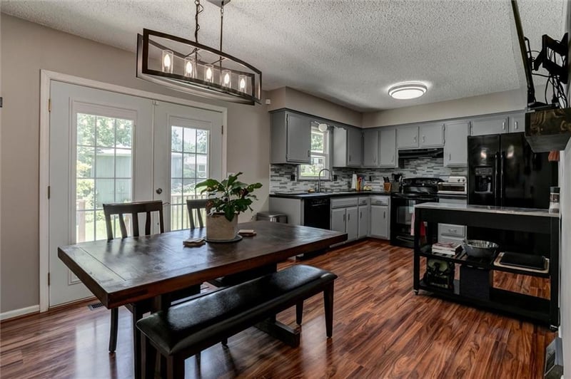 7021 NW Wheaton Ave, Kansas City, MO 64152
