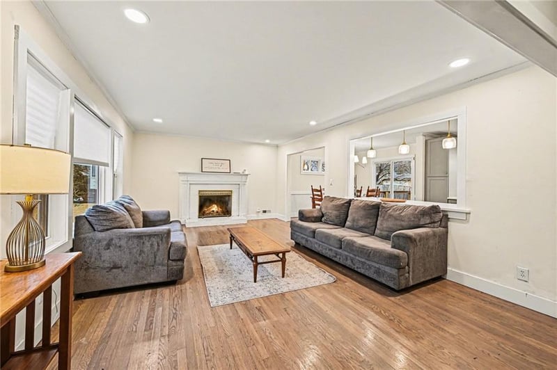 4209 Grandview Rd, Kansas City, MO 64137