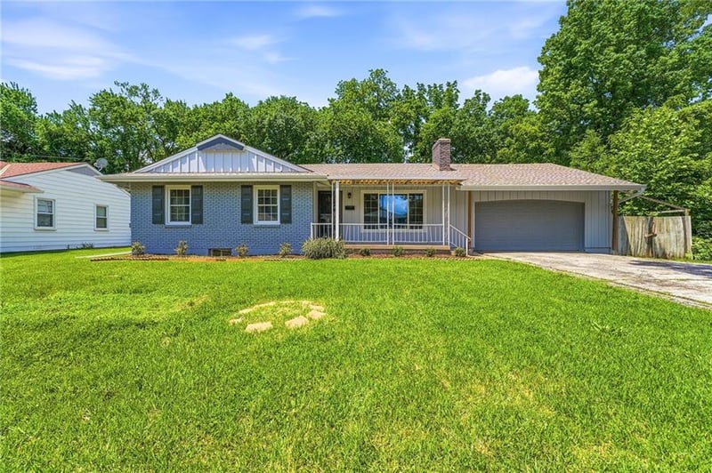 7920 Elm Ave, Raytown, MO 64138