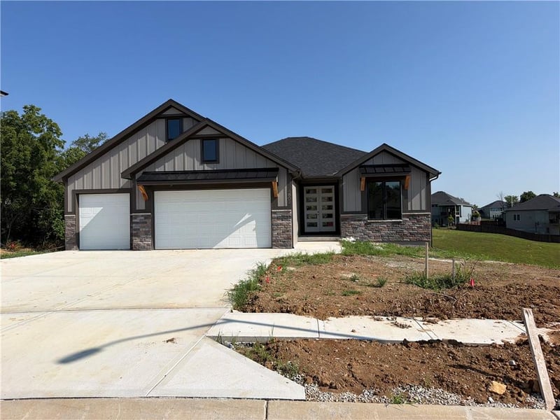4802 86th Ter, Kansas City, MO 64156