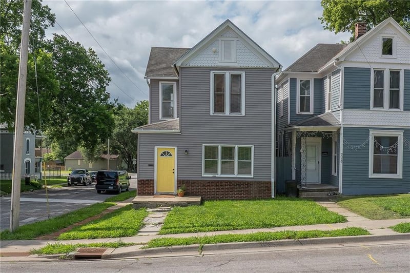 2024 Jules St, St Joseph, MO 64501