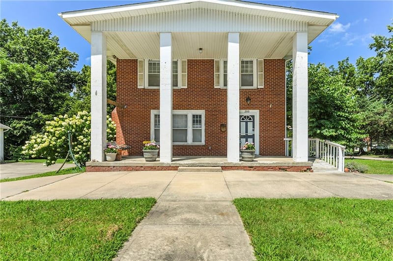 200 Madison St, Lee's Summit, MO 64063