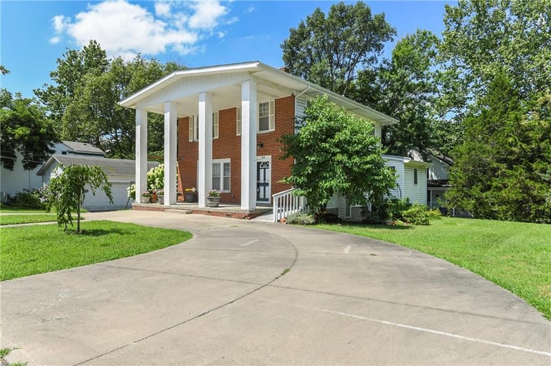200 Madison St, Lee's Summit, MO 64063