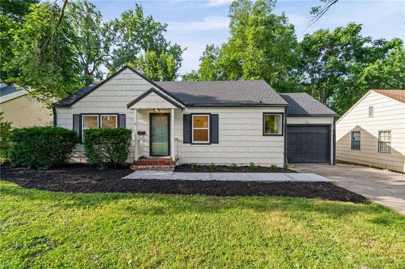 5107 51st St, Roeland Park, KS 66205