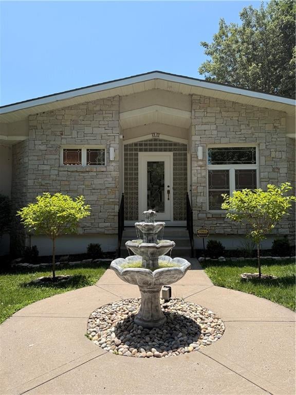 4242 Grand Ave, Kansas City, MO 64116