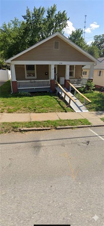 1718 Sacramento St, St Joseph, MO 64507