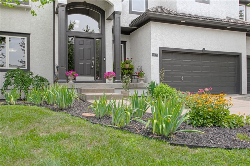 9129 Redbud Ln, Lenexa, KS 66220