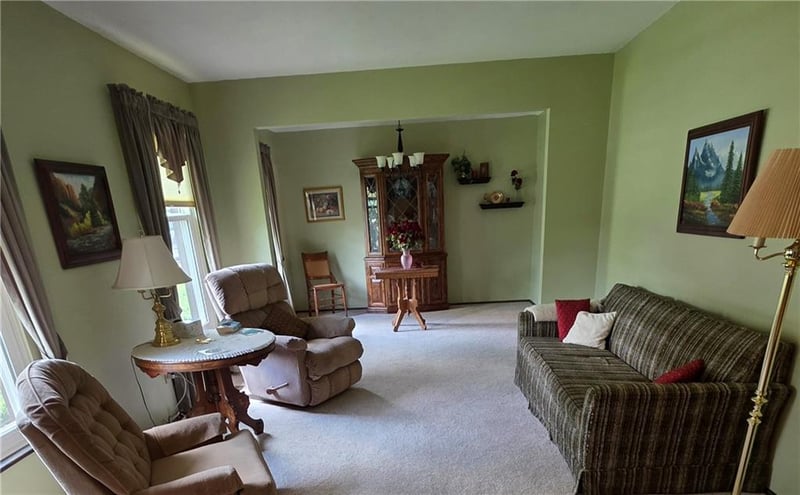 8746 Park St, Lenexa, KS 66215