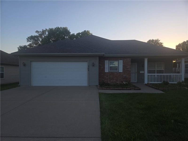 2306 114th Ter, Kansas City, KS 66109