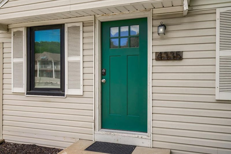 4335 N Oak Trafficway, North Kansas City, MO 64116