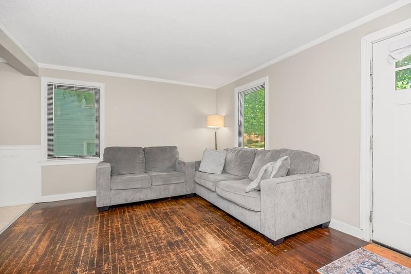4335 N Oak Trafficway, North Kansas City, MO 64116