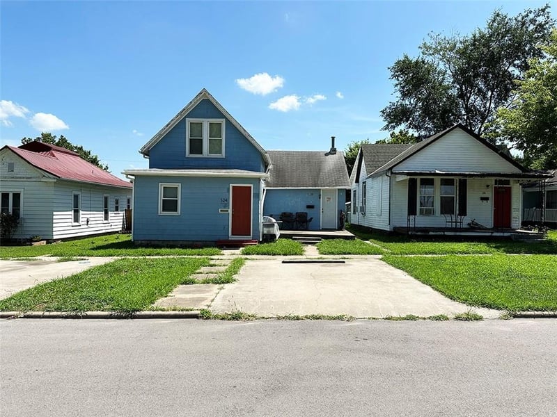 124 3rd Ave, Garnett, KS 66032