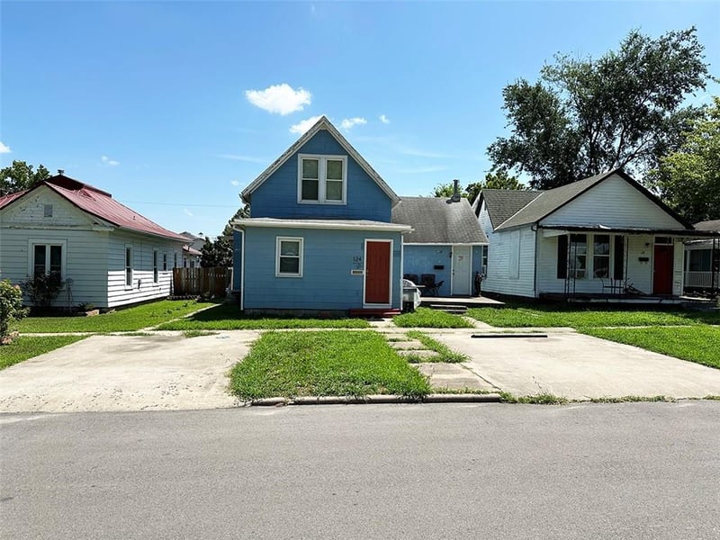 124 3rd Ave, Garnett, KS 66032