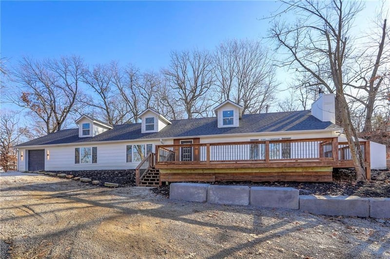 8721 Hardsaw Rd, Oak Grove, MO 64075