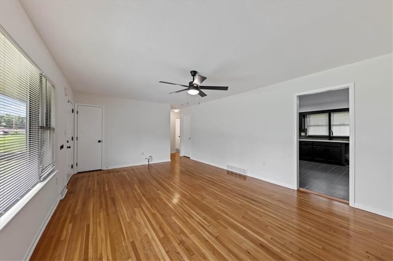 5416 Agnes Ave, Kansas City, MO 64130