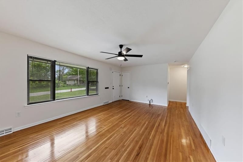 5416 Agnes Ave, Kansas City, MO 64130