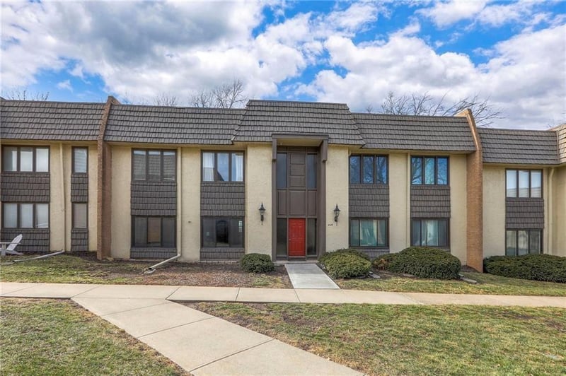 468 104th St #A, Kansas City, MO 64114