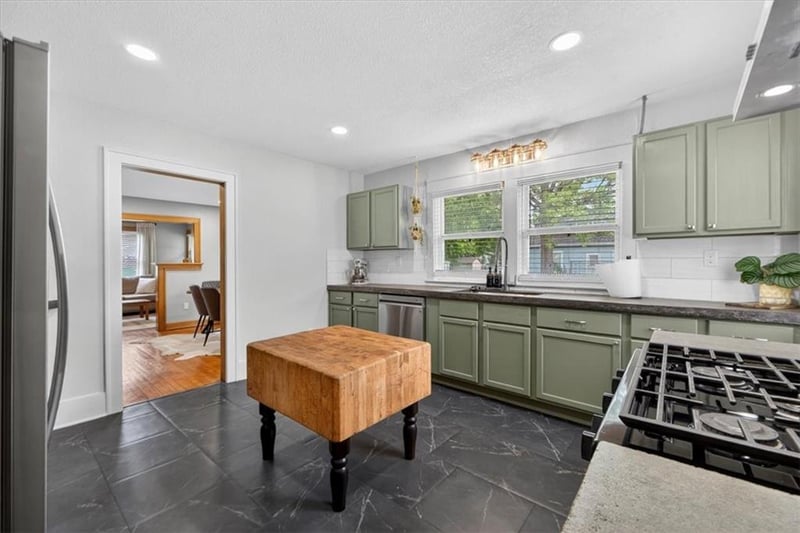 11301 W 59th Ter, Shawnee, KS 66203