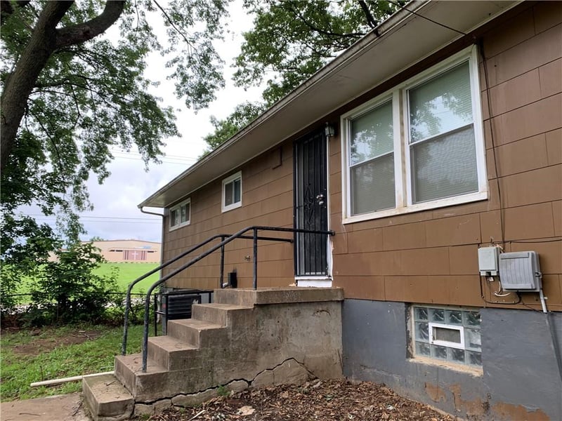 11417 Sycamore Ter, Kansas City, MO 64134
