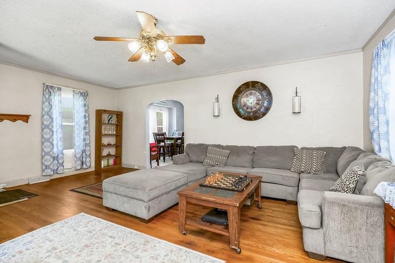 558 Arlington Ave, Independence, MO 64053