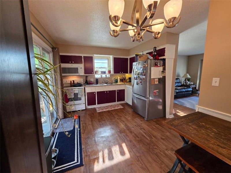 1903 Lindenwood Cir, Olathe, KS 66062