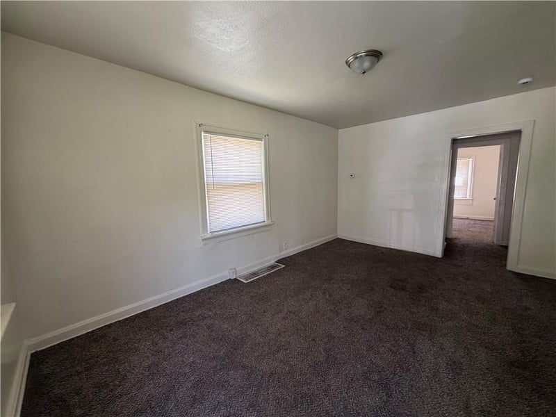 7039 Indiana Ave, Kansas City, MO 64132