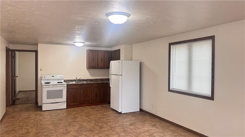 707 Colorado St, Highland, KS 66035