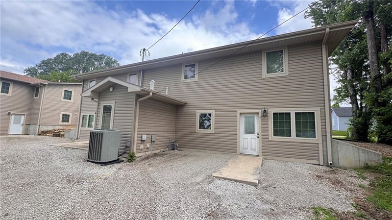 707 Colorado St, Highland, KS 66035