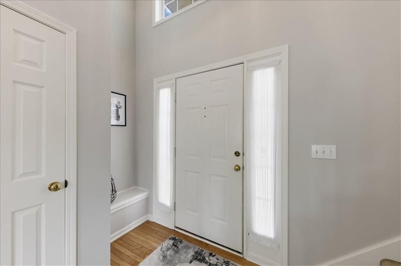 15481 Wyandotte Dr, Olathe, KS 66062