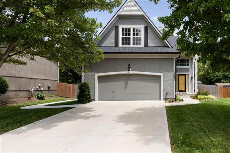 15481 Wyandotte Dr, Olathe, KS 66062
